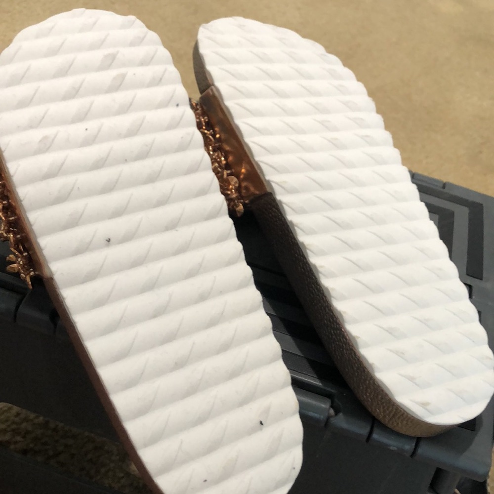 Slippers - Picture 4 of 5